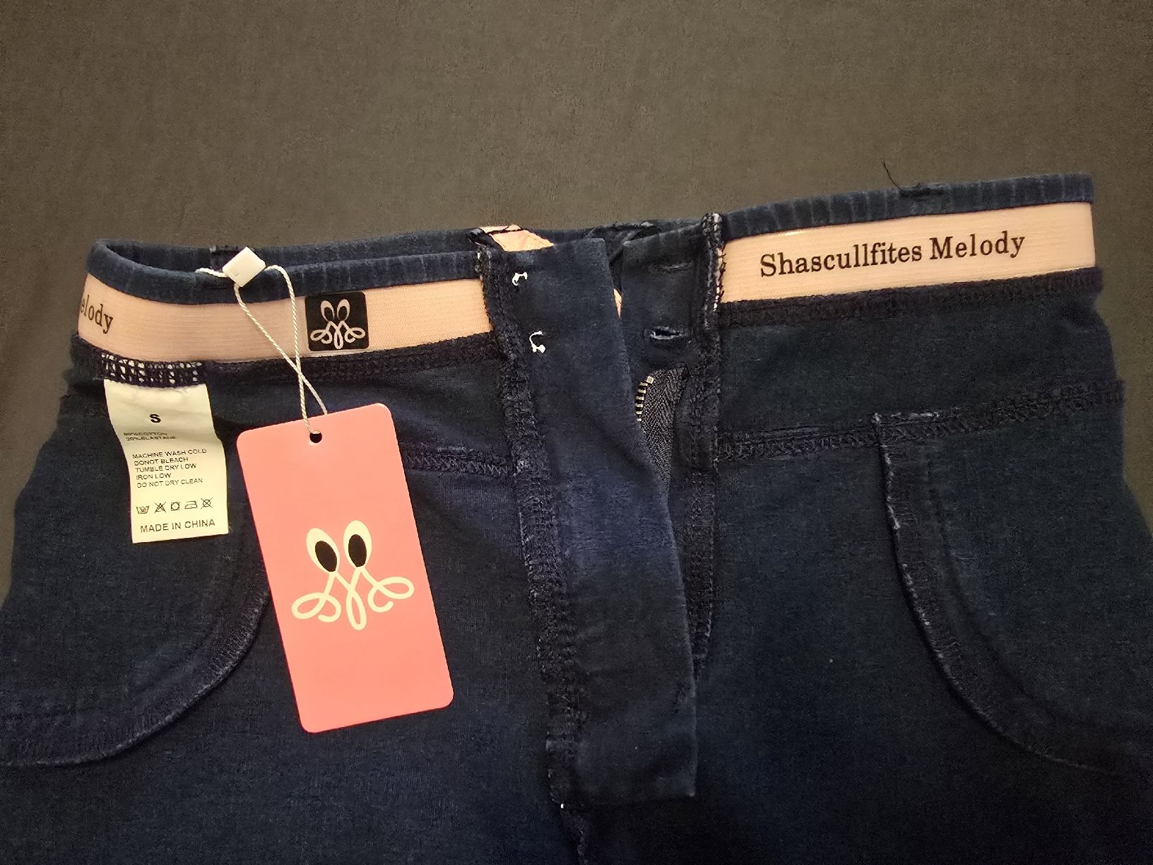 Pantalons: pantalon melody push up S – Neuf avec emballage d'origine à Estavayer-Le-Lac par zazadavidson 1
