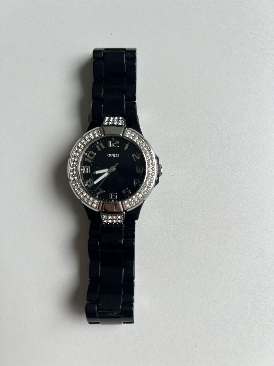 Orologi: Schicke Guess Damenuhr, mit Strass – Usato da Wittenbach venduto da Tamara113