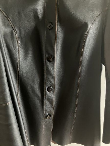 Giacche: Exklusive Lederjacke, Grösse 38, Schwarz/innen Leopardmuster – Nuovo (secondo la descrizione) da Märwil venduto da Yvonne034 3