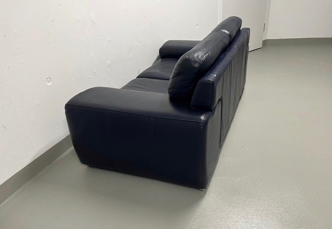 Divani: Leder Sofa Dunkel blau – Usato da Zürich venduto da Sevhan 2
