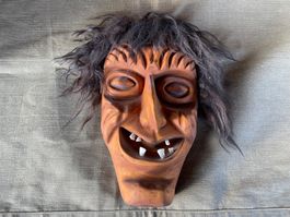 schöne Walliser / Lötschentaler Holzmaske von Jak. Hinder