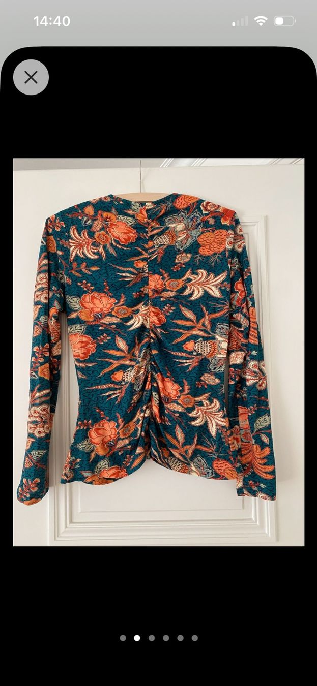 Ulla Johnson Tops: Ulla Johnson Top mit V Ausschnitt Gr M – Gebraucht aus Zürich von Massete