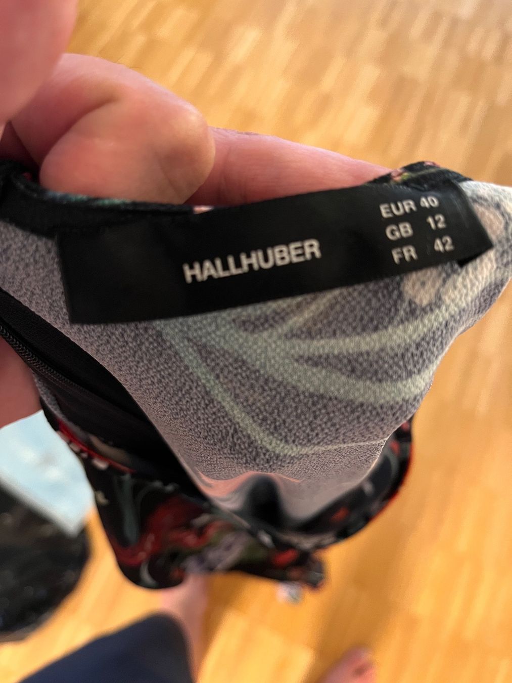 Hallhuber Vestiti: Hallhuber Abendkleid – Usato da Wil SG venduto da mar_2jrf 2