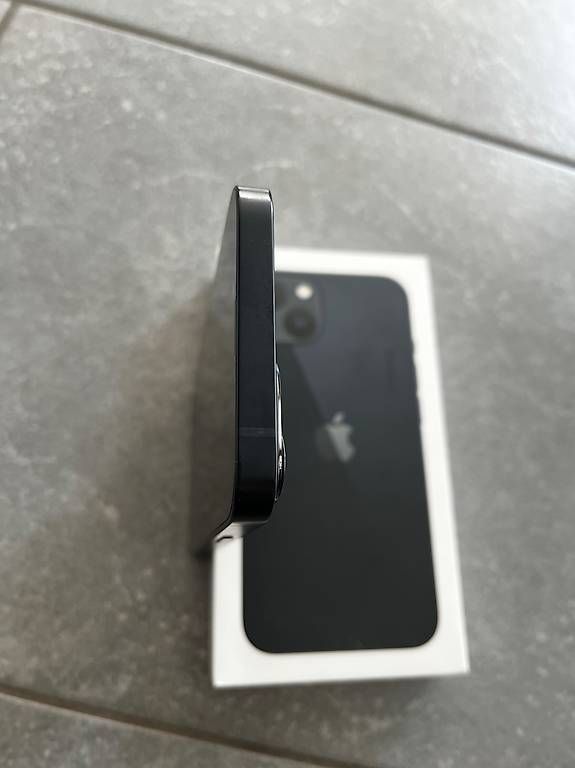 Telefoni cellulari / Smartphones: Apple Iphone 13 – Usato da Bellikon venduto da Ruth_62 2