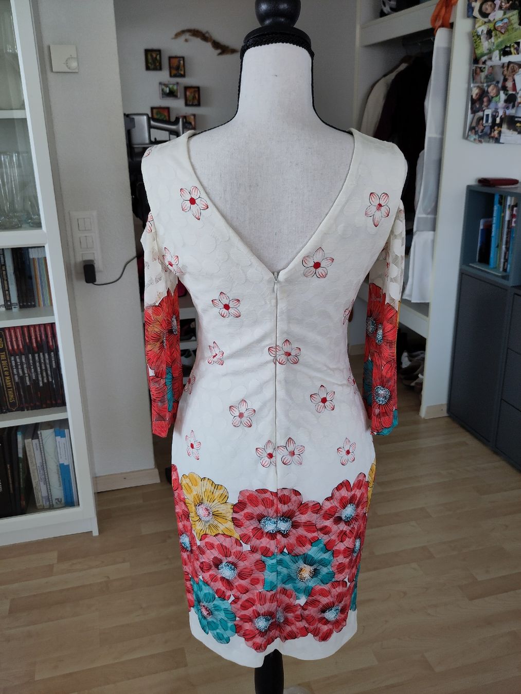 Vestiti: Kleid mit Blumenmuster, Grösse S neuwertig – Nuovo (secondo la descrizione) da Zürich venduto da njerryrocky 1