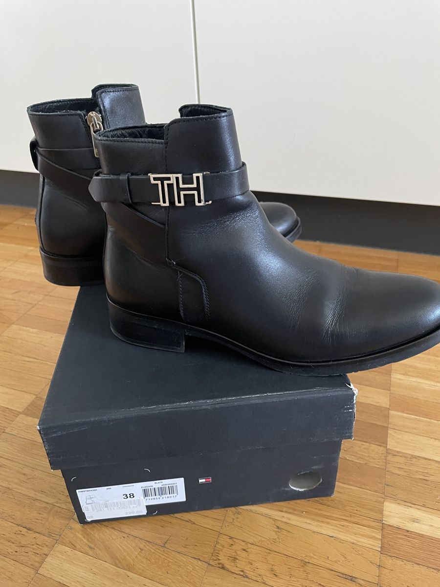Tommy Hilfiger Damenschuhe: Tommy Hilfiger Black Leather Ankle Boots, Size 38 EU – Gebraucht aus Neuchatel von shi_9fzw