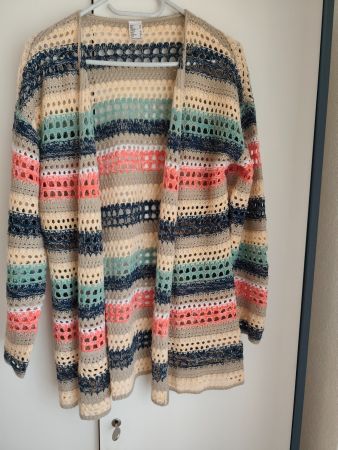 Strickjacke, Grösse 38, luftig-leicht, neu