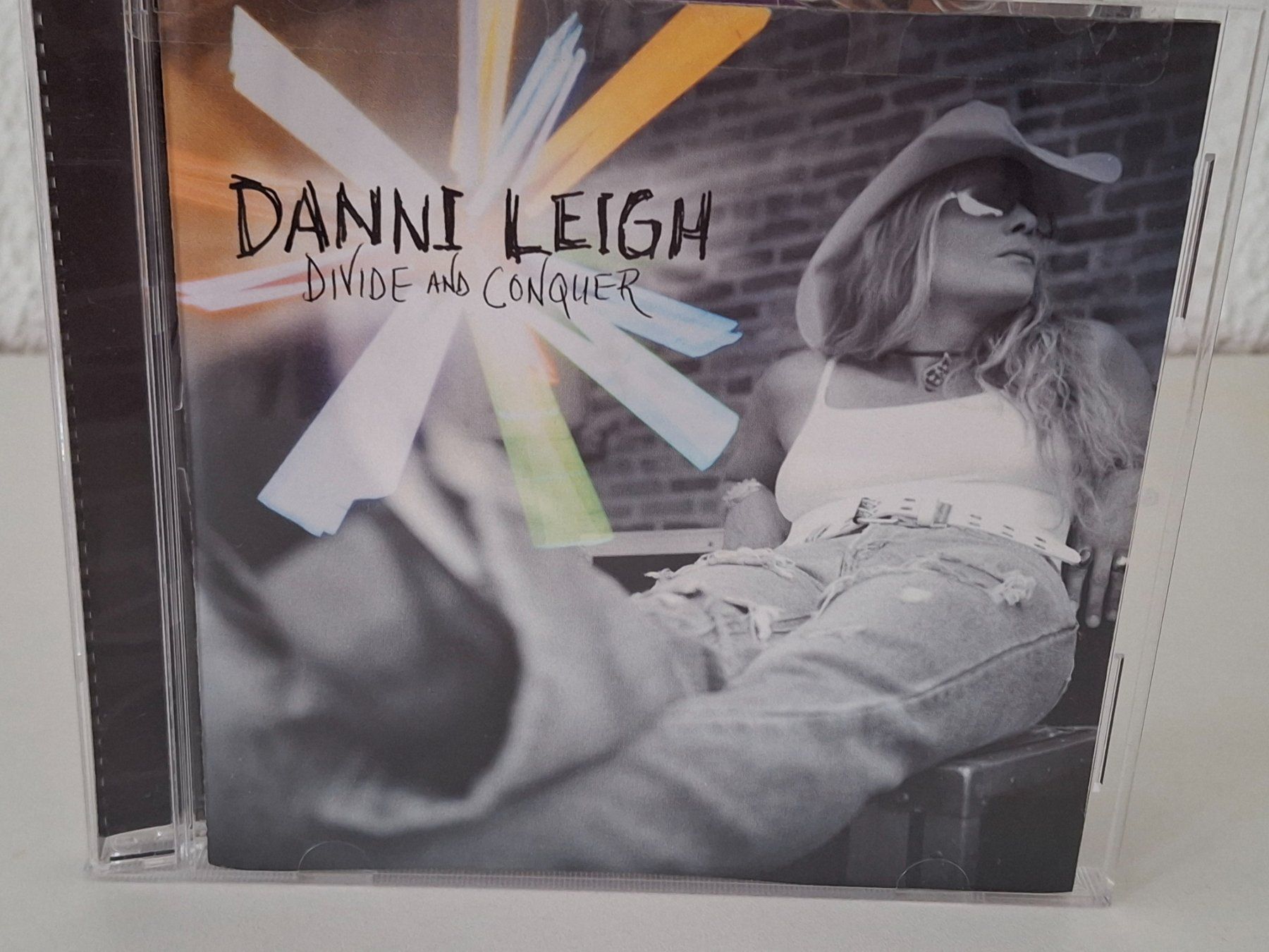 CD: CD Danni Leigh - Divide and Conquer 🤠👍 – Usato da Aarberg venduto da Jackup1