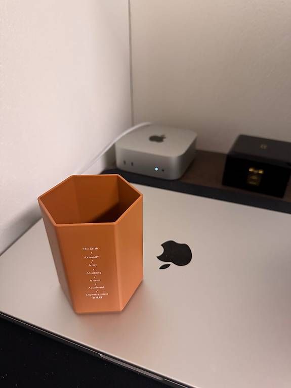 Make-up: Make Up Plastic Container (Brown) – Nuovo (secondo la descrizione) da Schübelbach venduto da Rahnmont 1