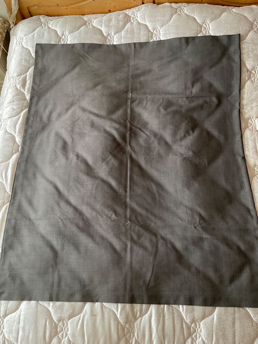 Altra biancheria da tavola: Schöne Tischdecke, gross, 250x150 cm, Polyester, antrazit – Usato da Regensdorf venduto da Polo101 2
