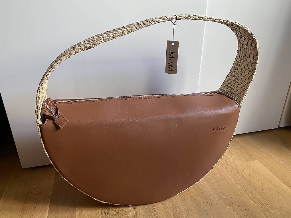 Borse da donna: Neue MAM Designer Tasche Halbrund – Nuovo (secondo la descrizione) da Luzern venduto da luzern.secondhand