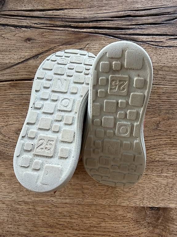 Schuhe für Jungen: Pepino Schuhe 25 – Gebraucht aus Walchwil von Lisa11.02 2