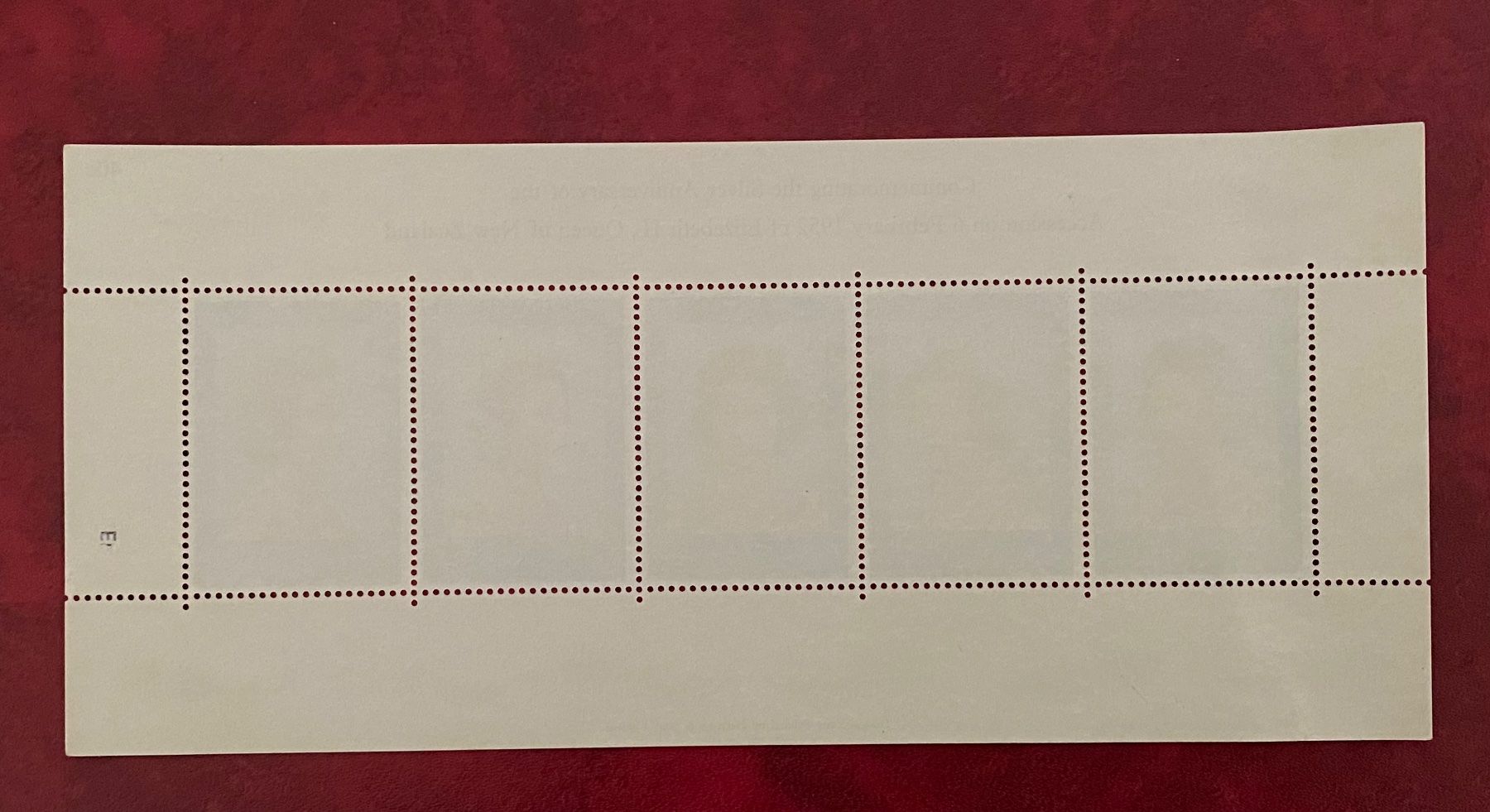Tutti i francobolli: Bloc timbres - Reine Elizabeth – Nuovo (secondo la descrizione) da Petit-Lancy venduto da Solcarm 4