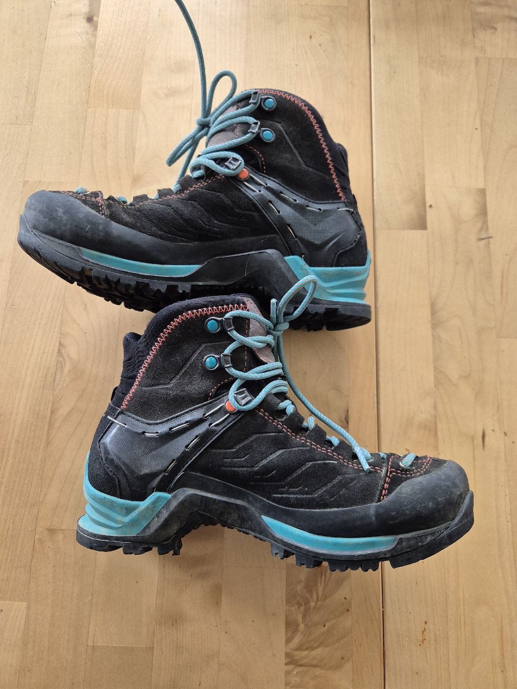 Salewa Scarpe da donna: Salewa MTN Trainer Mid GTX, Wanderschuhe Gr.36 – Usato da Maur venduto da FlorenceHitz 1