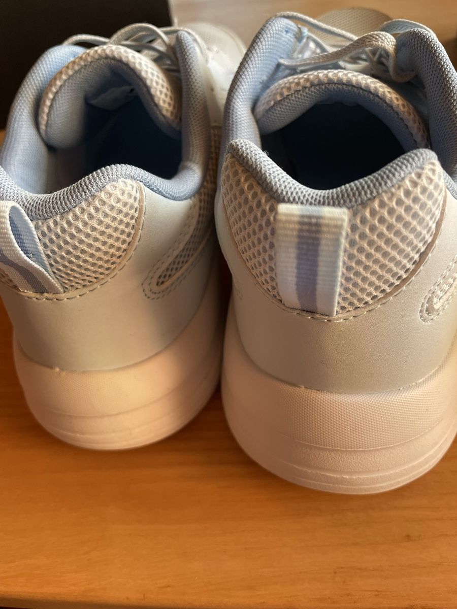 Scarpe da donna: Neue Sneakers 40 hellblau – Nuovo e nell'imballaggio originale da Wattwil venduto da Weinachtsmann 3