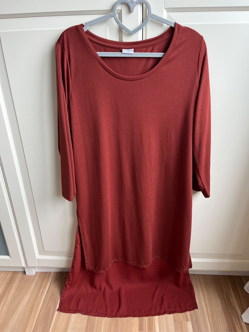 T-shirt: Neues Long Shirt, in trendfarbe – Nuovo (secondo la descrizione) da Oetwil an der limmat venduto da Sual 1