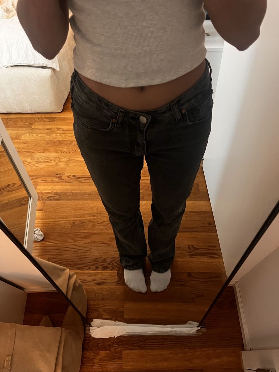 Jeans: BikBok low straight – Gebraucht aus Kirchberg BE von mii_9swf
