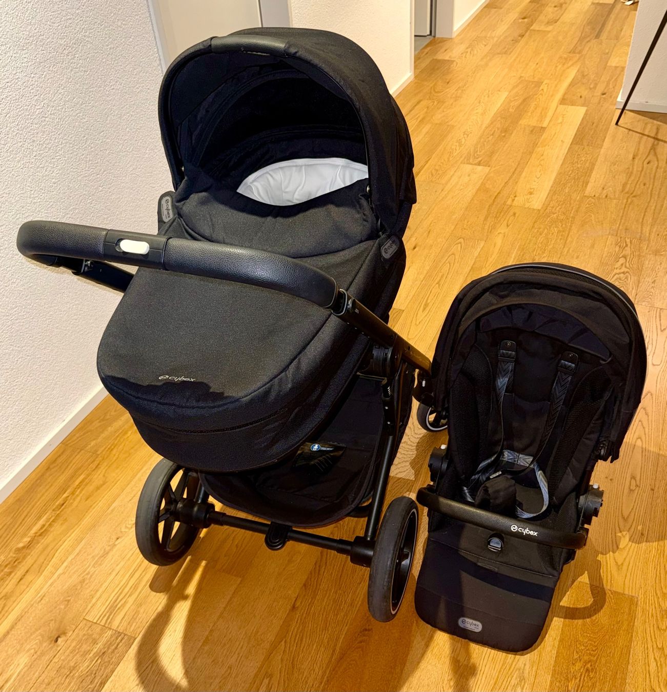 Cybex Carrozzine: CYBEX BALIOS S LUX BUNDLE - MOON BLACK – Usato da Spreitenbach venduto da MentorZ. 2