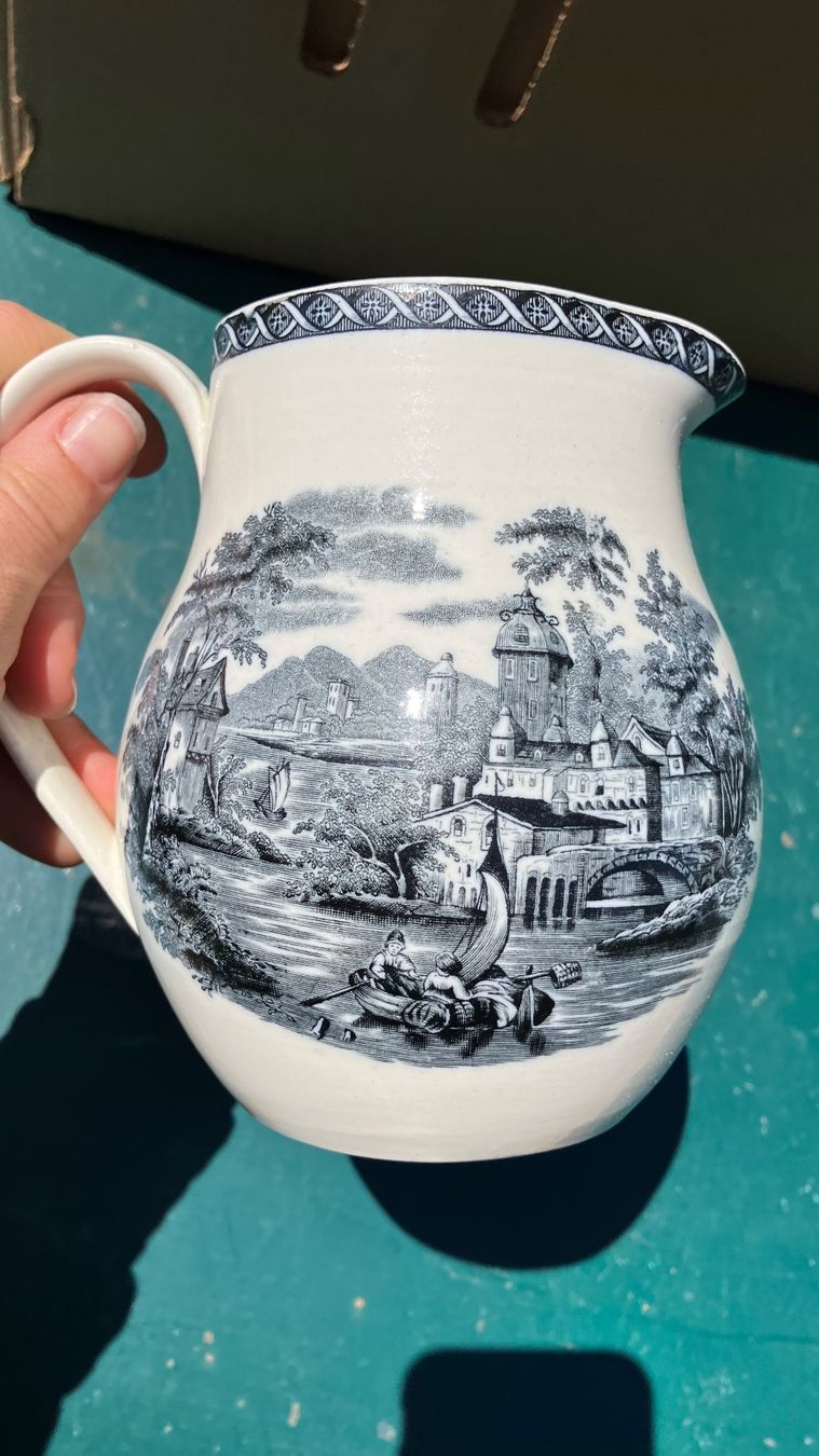 Caraffe: Pot Krug Wedgwood antik – Usato da St-Cierges venduto da LeRegain 1
