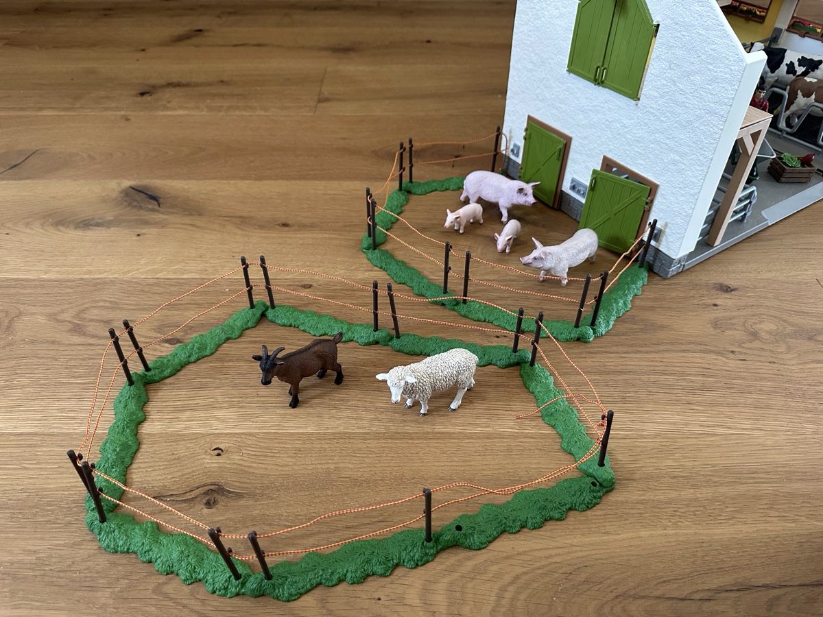 Schleich Spielzeuge: Schleich Bauernhof mit Zubehör – Gebraucht aus Baar von joro11 4