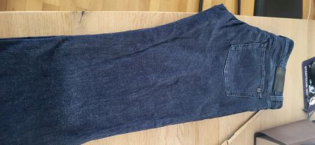 Jeans BOSS Grösse 36/32 dunkelblau guter Zustand