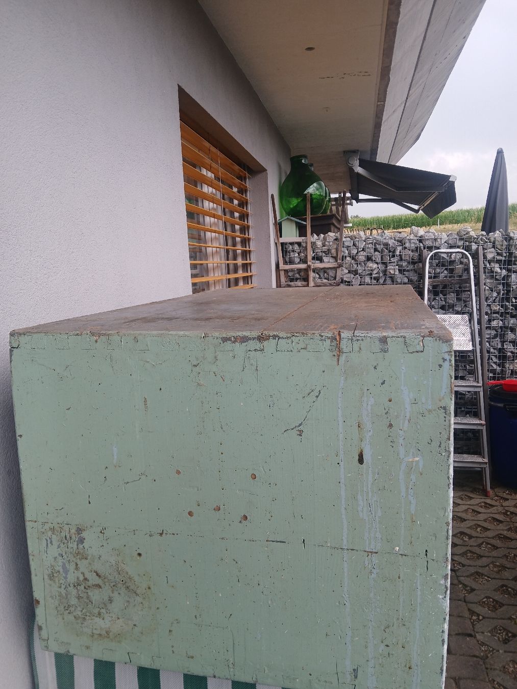 Cassettiere: Meuble  ancien en sapin 8  tiroirs en queue d' aigle  – Usato da Corcelles-Payerne venduto da evalyne 5
