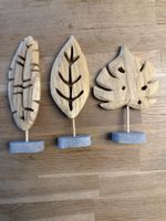 3 Deko-Blätter aus Holz mit Sockel