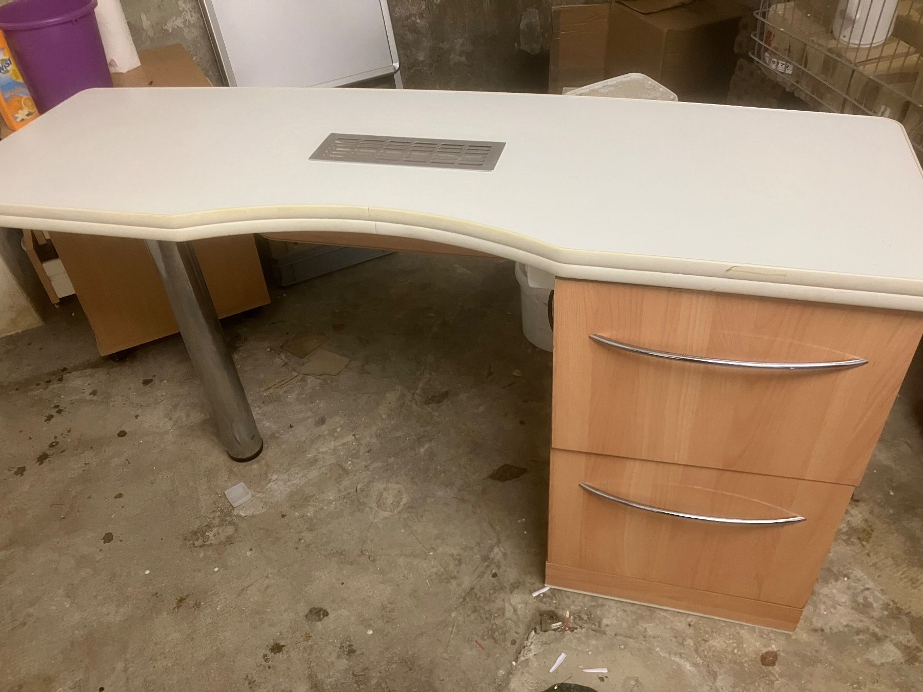 Tavoli: Table pour onglerie – Usato da Tavannes venduto da dada017