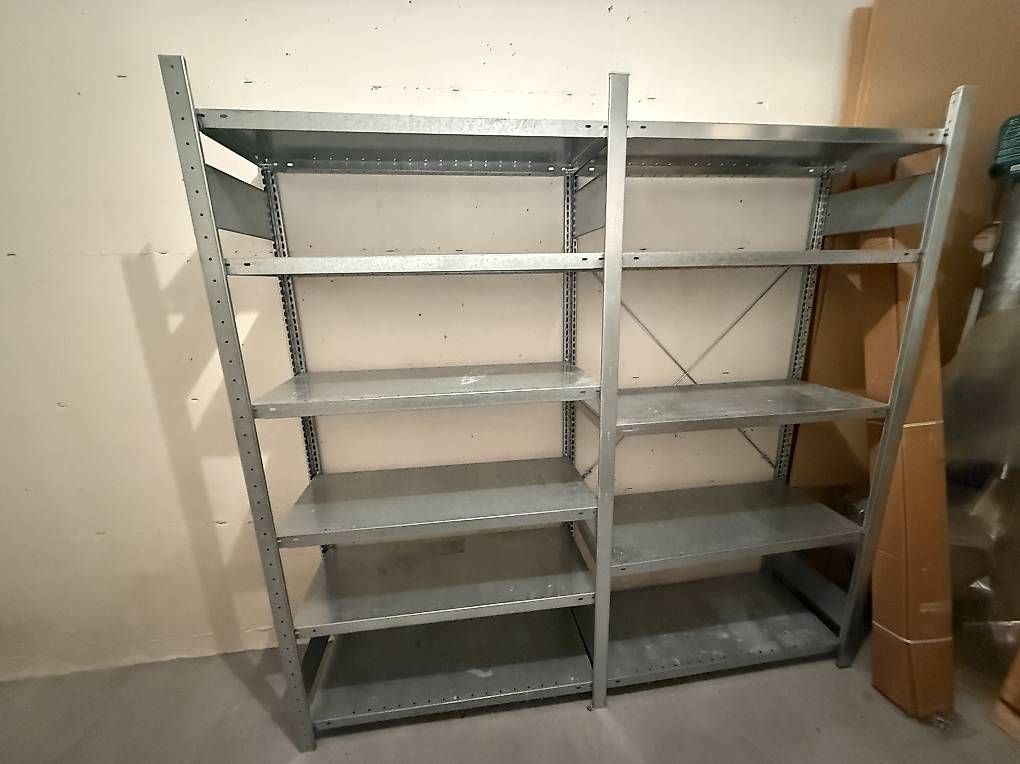 Scaffali: Grosse Kellerregale / Lagerregale – Usato da Kilchberg ZH venduto da bur_7ypx 1