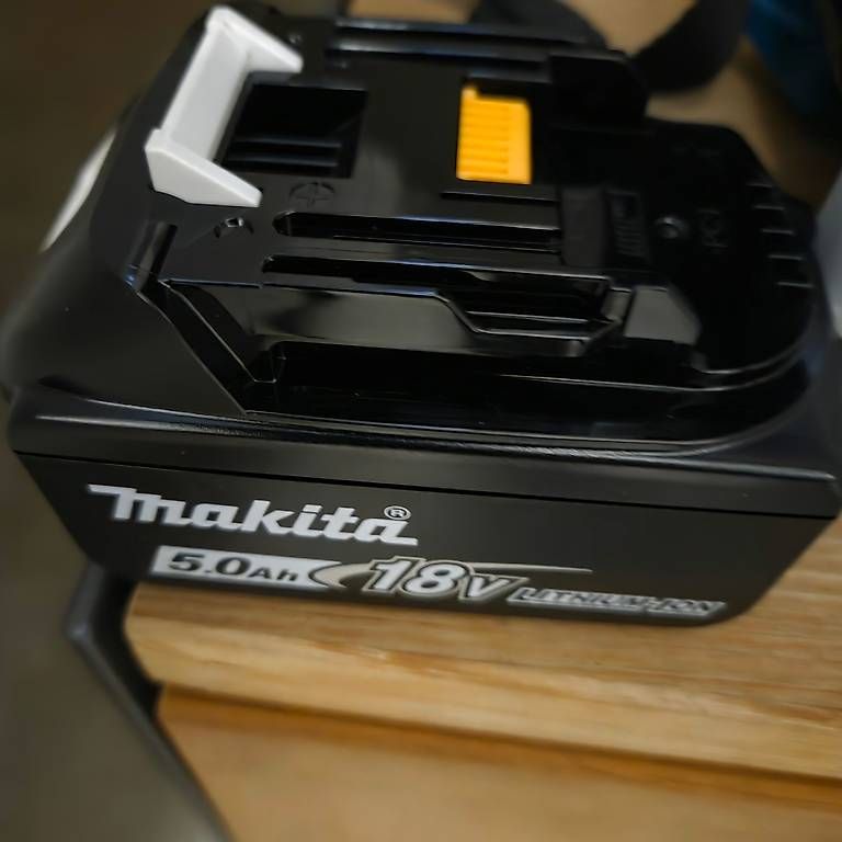 Makita Aspirapolveri & Accessori: Akku-Rucksackstaubsauger DVC660 – Usato da Blumenstein venduto da marycherry 3