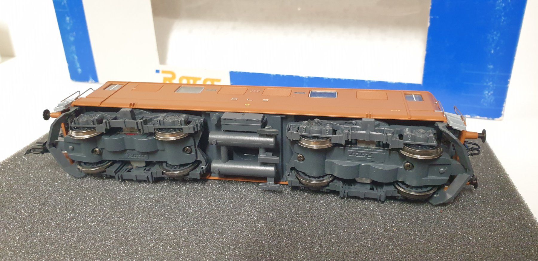 Roco Modelleisenbahnen: Roco BLS Ae4/4 ESU Digital H0/DC 63883 – Gebraucht aus Neuenhof von ludovicco 3
