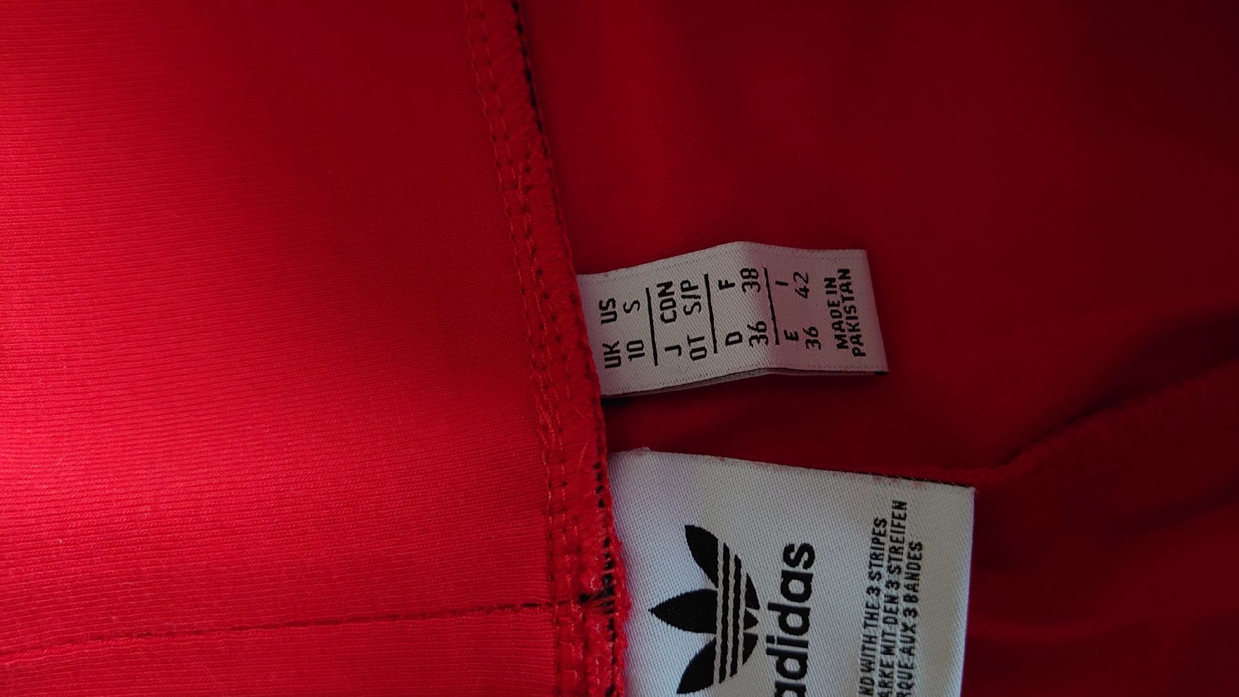Adidas Lotti di vestiti: Adidas Kleiderpaket  – Usato da Oberbüren venduto da cas_hnn7 7