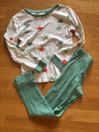 Schönes Pyjama Gr. 122/128, H&M