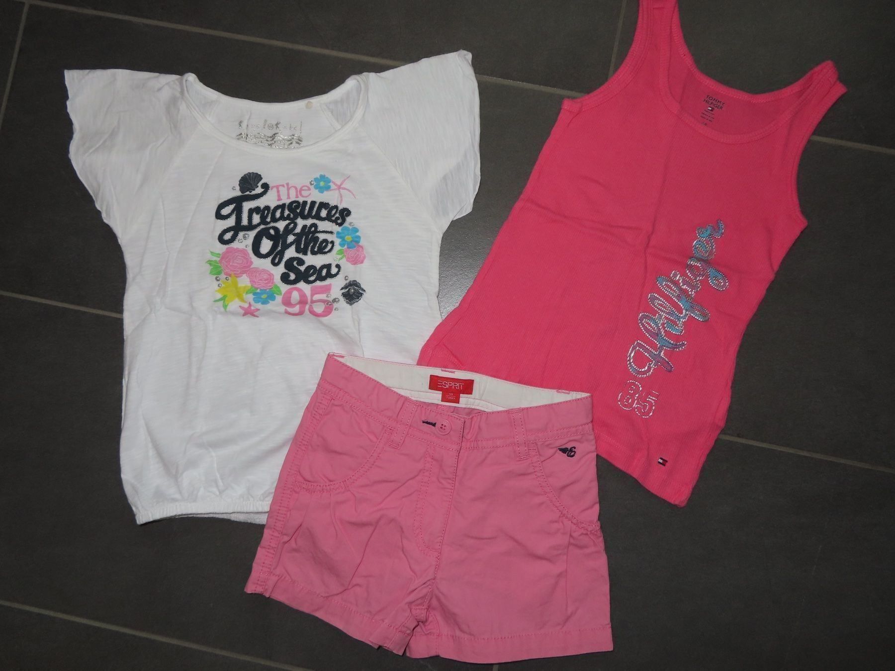 Tommy Hilfiger Lotti & Set di vestiti: herziges Sommer-Set Gr.116/122 ESPRIT, HILFIGER... +++top+++ – Usato da Wallenried venduto da Asyano
