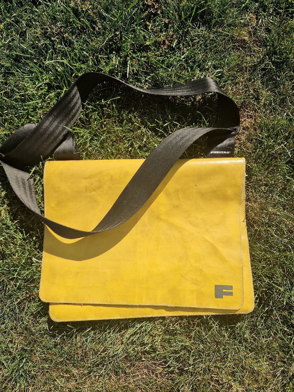 Freitag Taschen: Freitag Tasche Willy gelb – Gebraucht aus Wichtrach von pri_hjg8 5