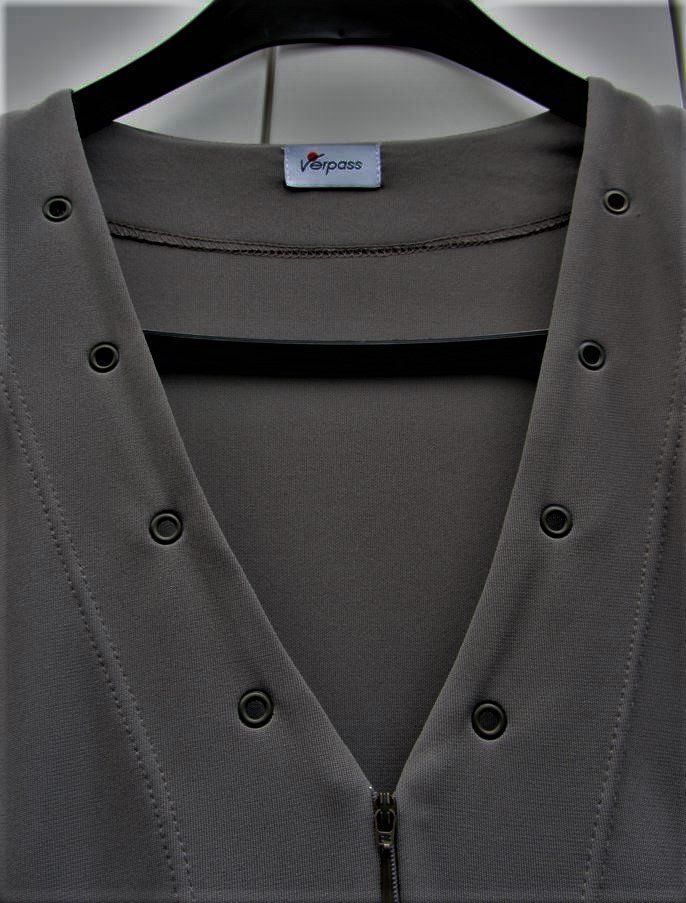 Giacche: Jacke Gr. 52, Jersey, Farbe taupe – Usato da Russikon venduto da Pebblybeach 2