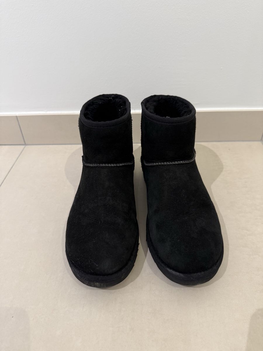 Ugg Scarpe da uomo: UGG boots - size 43 – Usato da Crans VD venduto da jas_9g82