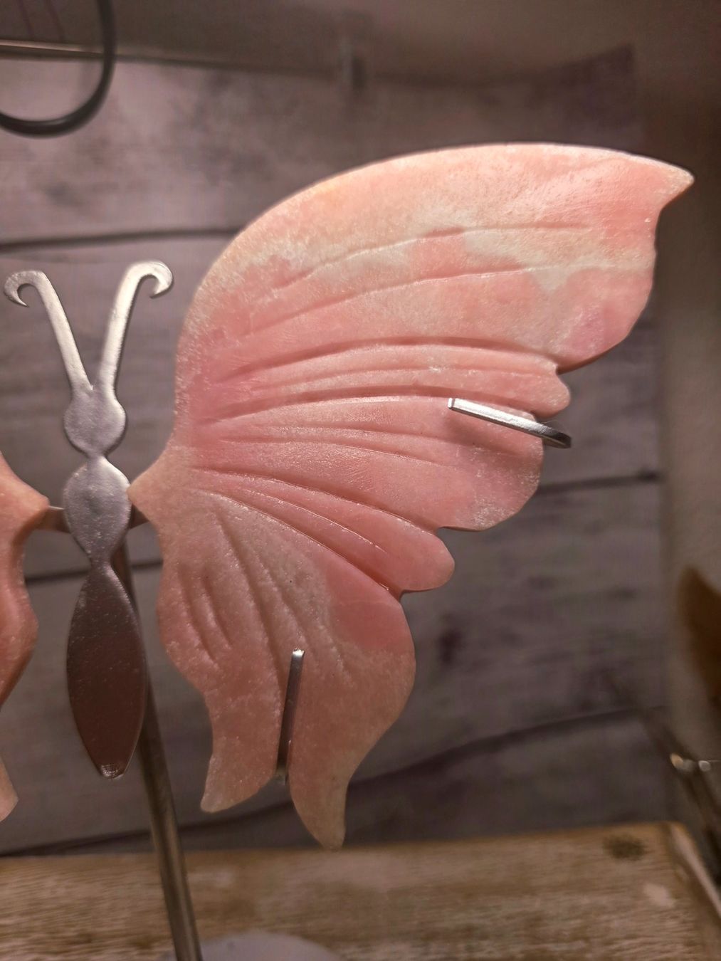 Minerali & Pietre curative: Pink Opal Schmetterling – Nuovo e nell'imballaggio originale da Matzingen venduto da Shay_Crystalz 1