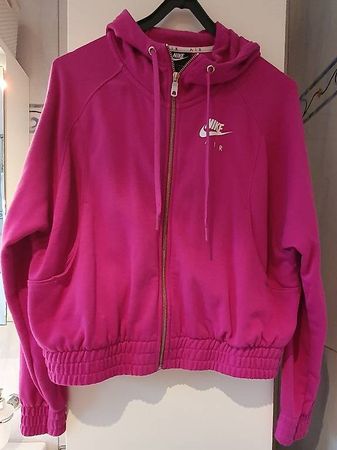 Nike Sportswear, Grösse S