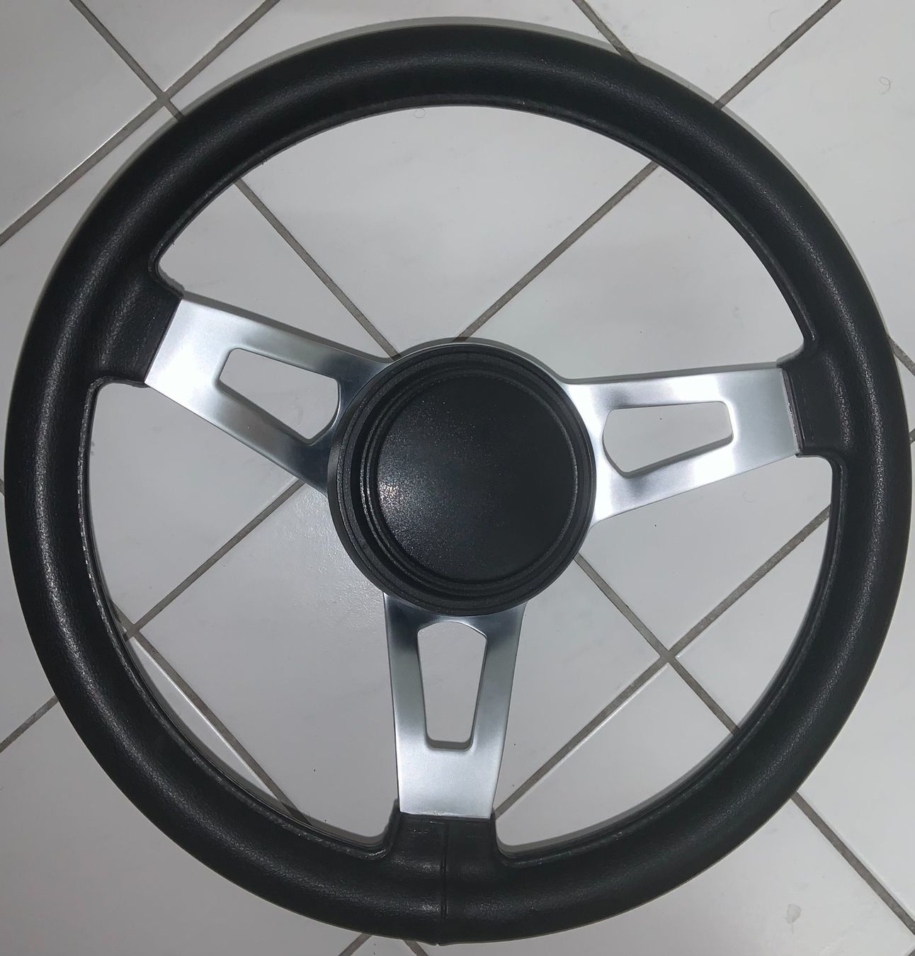 Mopar Tutti pezzi di ricambio auto: Sportlenkrad Mopar Tuff Steering Wheel – Nuovo (secondo la descrizione) da Herrliberg venduto da Imperial1970