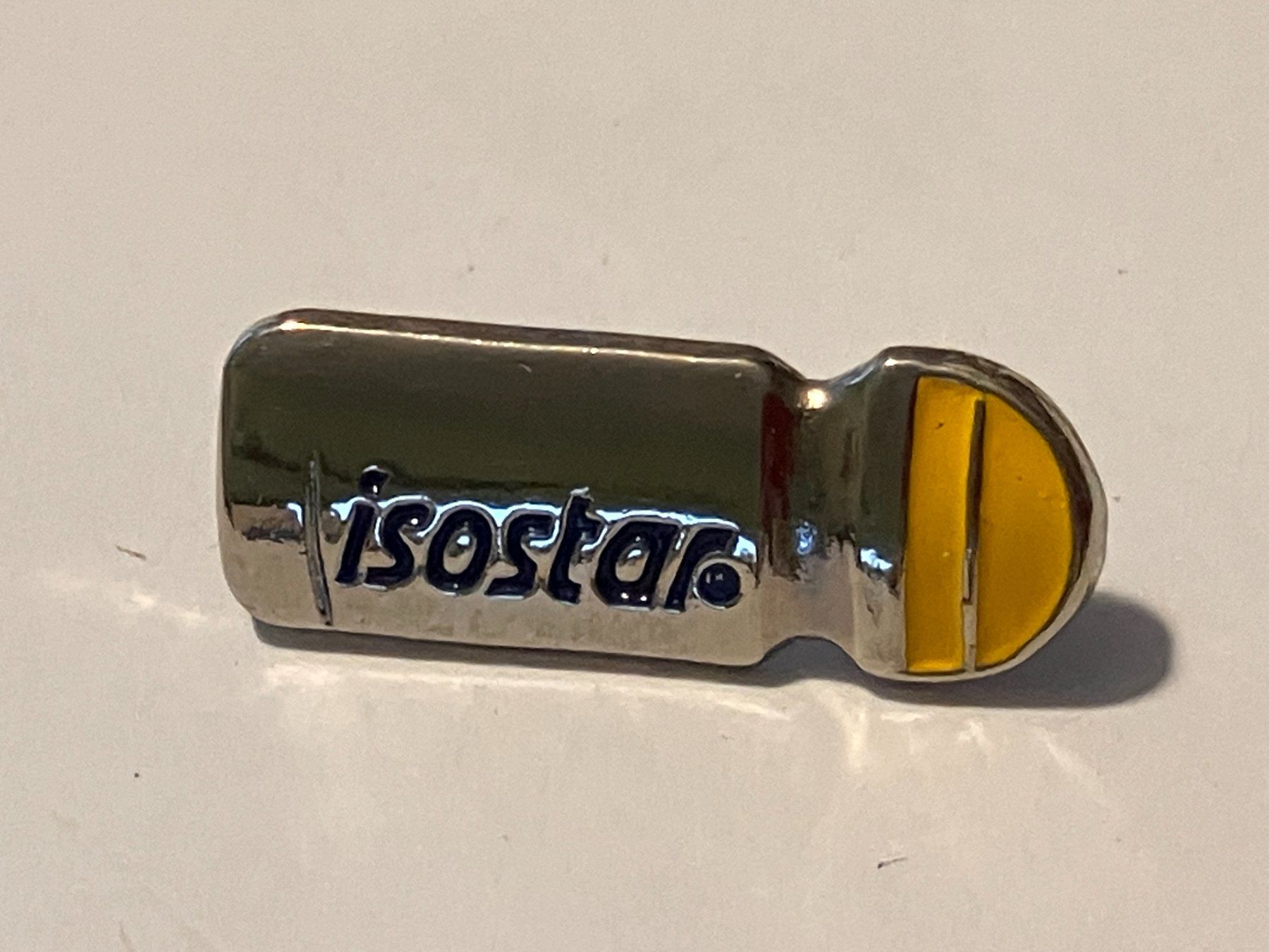 Placchette & Badge: 1 Pin Isostar – Usato da Basel venduto da djwwpp