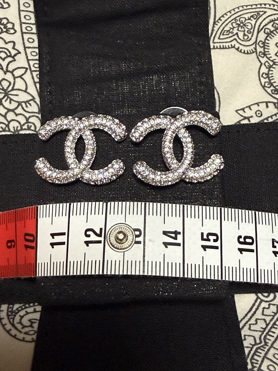 Orecchini pendenti & Orecchini a lobo: Chanel Ohrringe ab 1 Fr – Nuovo e nell'imballaggio originale da Wattwil venduto da SchweizIT 3
