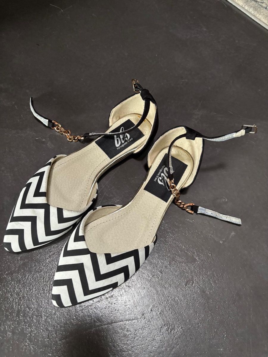 Damenschuhe: Shoes Bts pattern black white size 38 ankle strap – Gebraucht aus La Chaux-de-Fonds von joa_jk5g