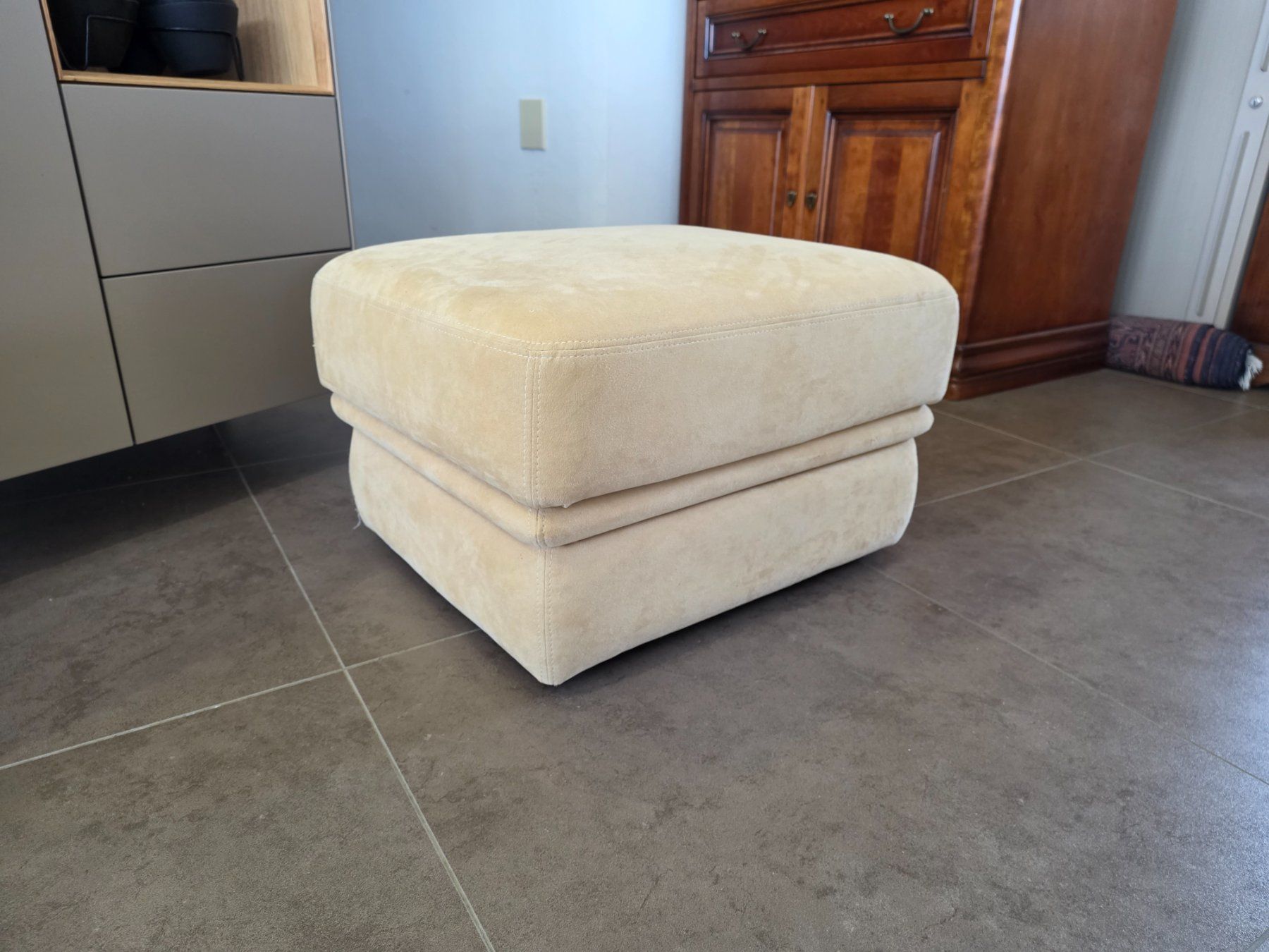 Sgabelli: Pouf sur roulettes – Usato da Onnens VD venduto da Bleuet06 1