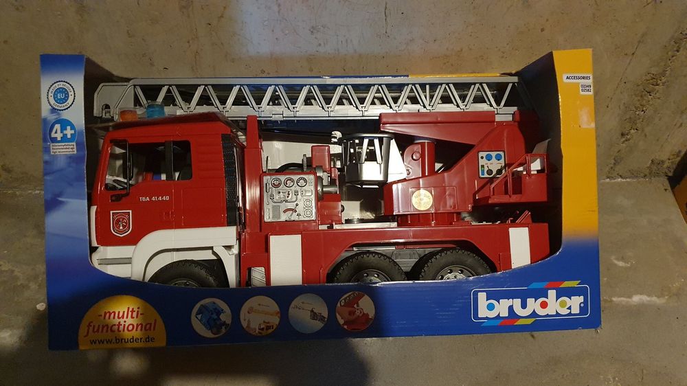 bruder - Le camion de pompiers MAN TGA