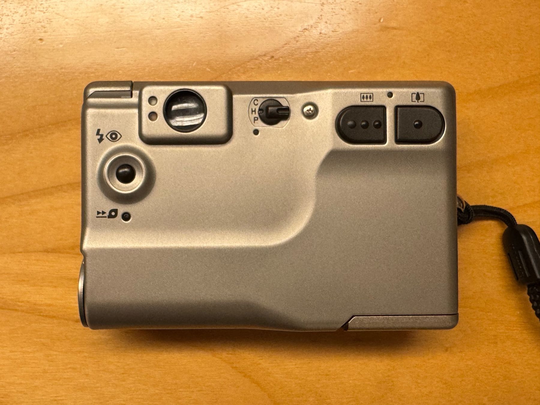 Canon Fotocamera: Canon IXUS Kompaktkamera mit Zubehör – Usato da Muri b. Bern venduto da mymare 3