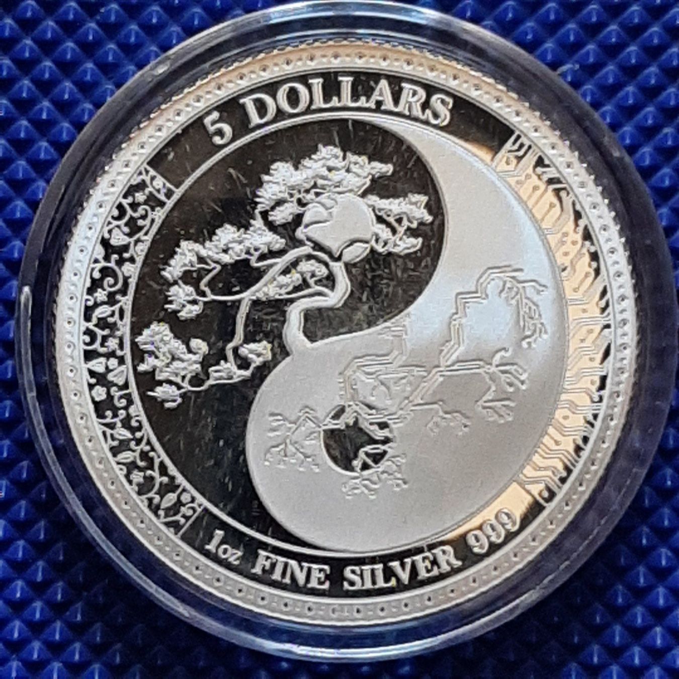 Tutti le monete: Equilibrium 2018 1 oz 999 Fine Silver – Nuovo e nell'imballaggio originale da Carouge GE venduto da cecob0909