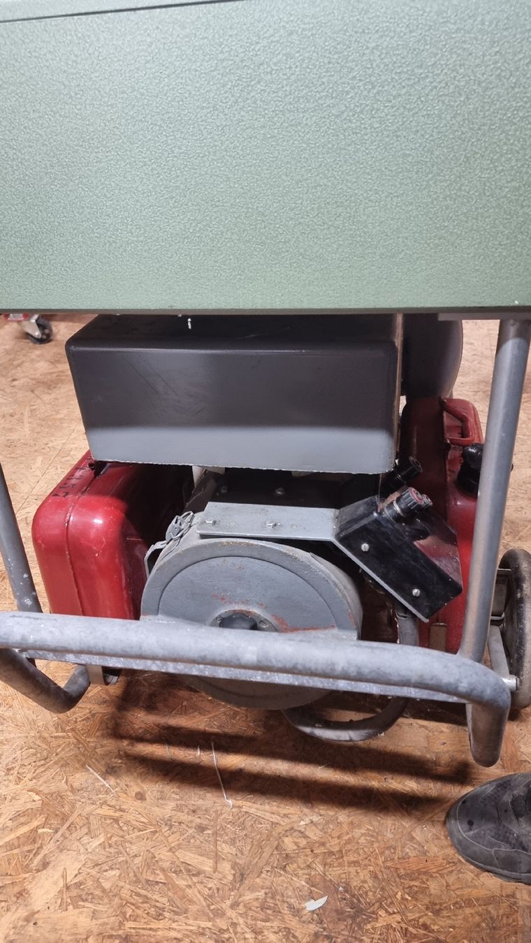 Generatori di corrente: Gleichstrom Generator Oerlikon/Sachs – Nuovo (secondo la descrizione) da Oberdiessbach venduto da 56292 3