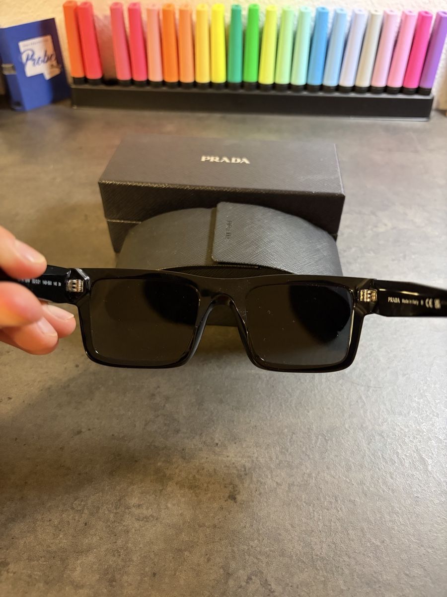 Prada Occhiali & Lenti: Prada schwarze Sonnenbrille – Nuovo (secondo la descrizione) da Herisau venduto da ogkosta 6
