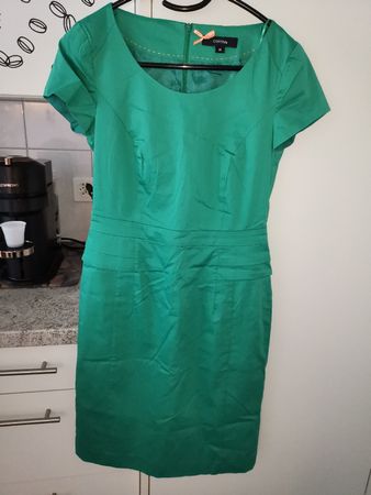 Sommerliches, smaragdgrünes Kleid von comma, Gr. 34 👗